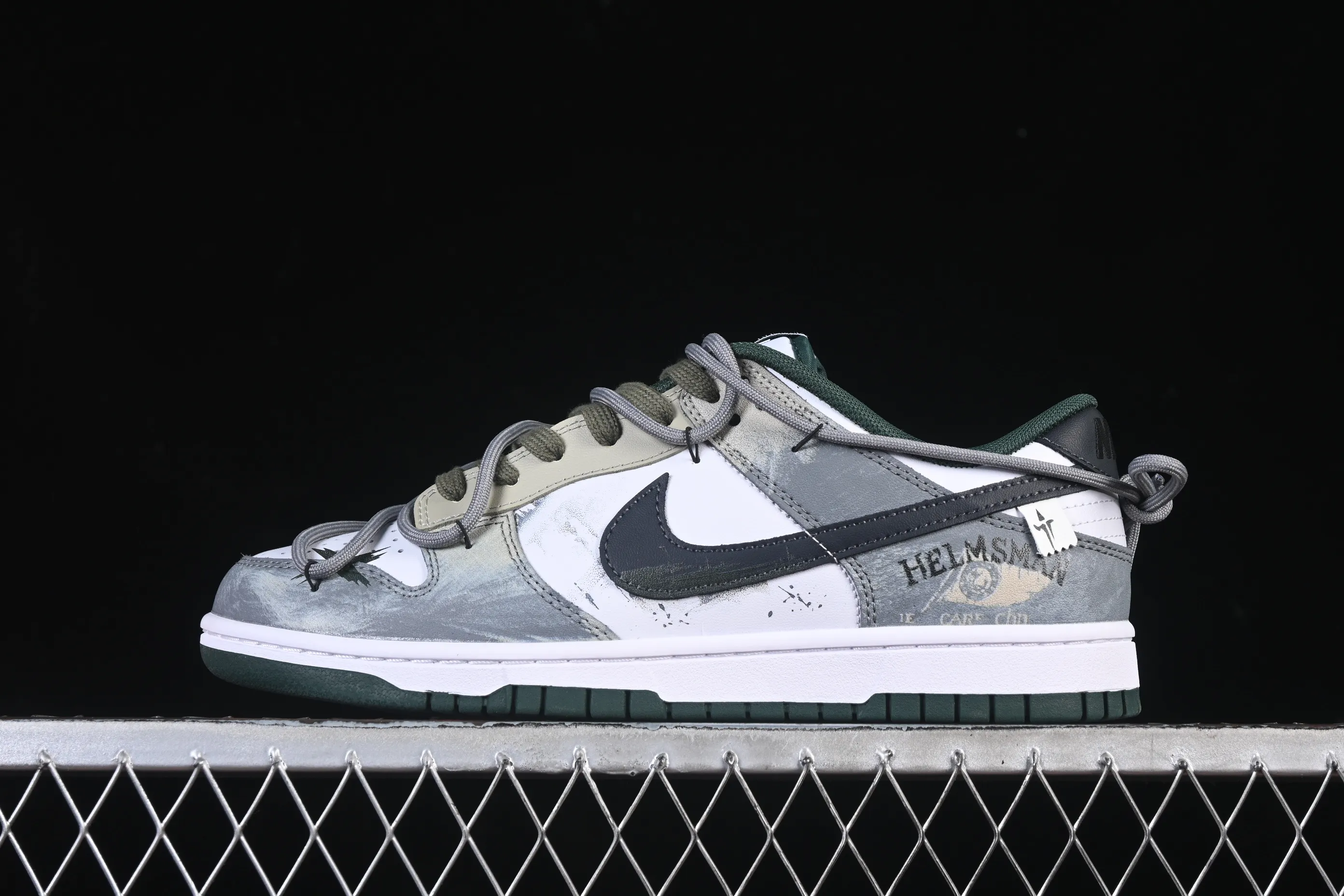All Categories Nk SB Dunk Series Nk SB Dunk Low High-end Customized Low-top Shoes Nike SB Dunk Low "Just Do It" Straps Anniversary High-end Customized Low-top Casual Shoes DV0833-111